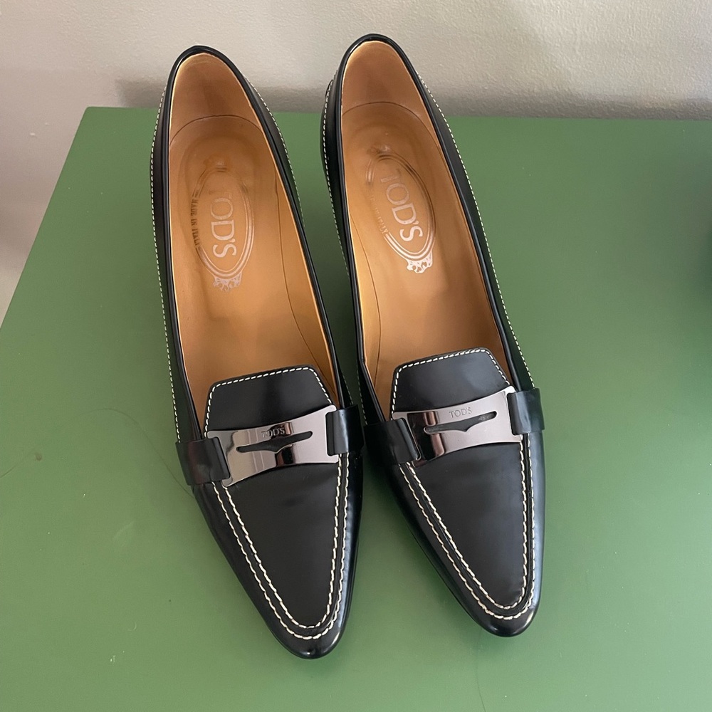 Tod’s Black Leather Kitten Heel